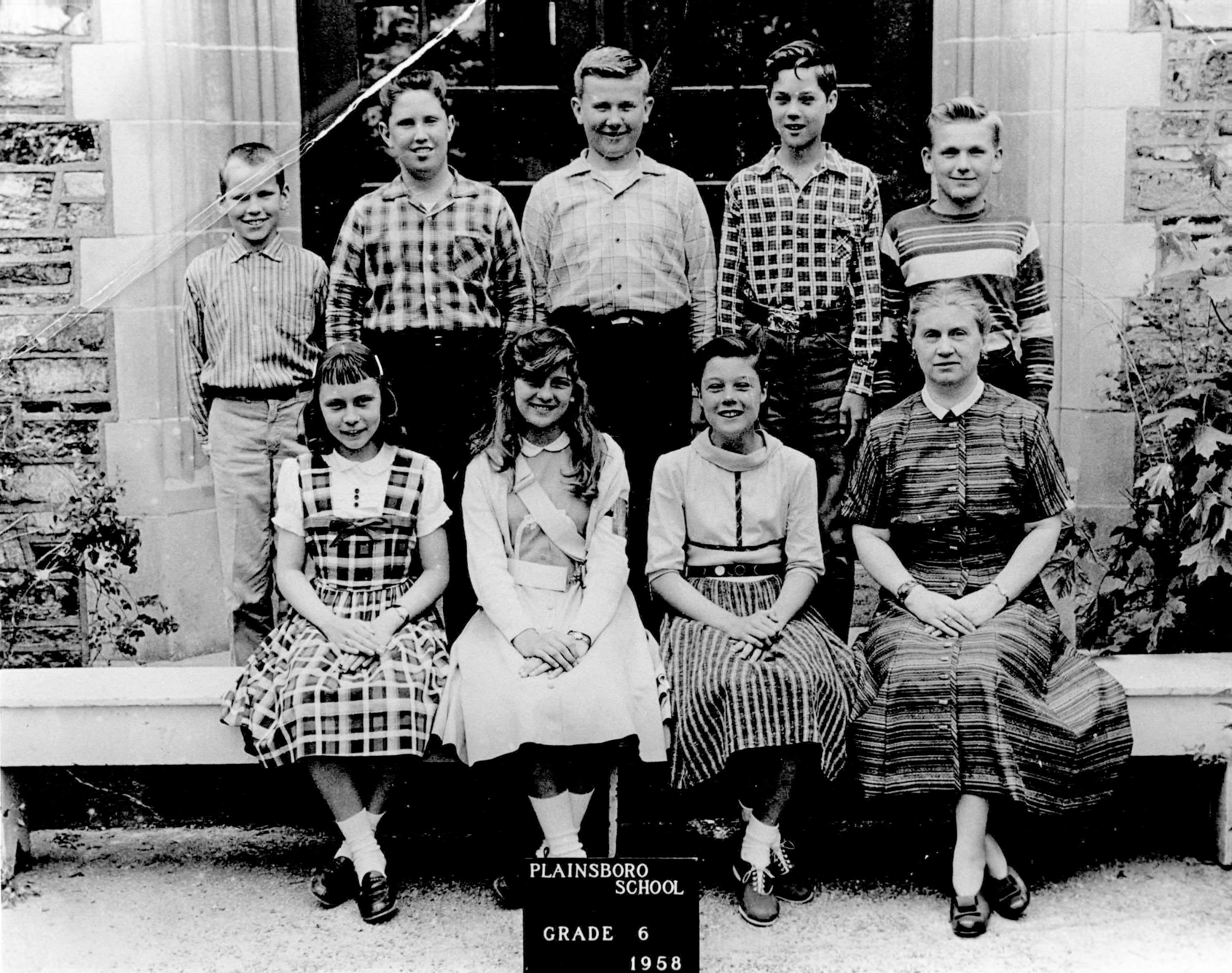 Annabelle Hawke with her 6th grade class, 1958. Front row: Pamela Stalcup, Victoria Sterling, Ruth Stalcup, Annabelle Hawke. Back row: Buster Simonson, Bob Watlington, George Weeks, Richard Stalcup, Harold Britton.